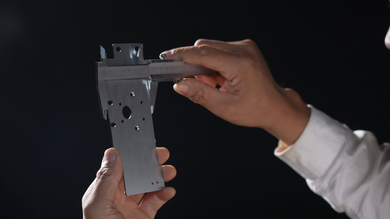 How to Design Internal Rail and Component Layout for 12-, 18-, and 24-Pole Enclosures